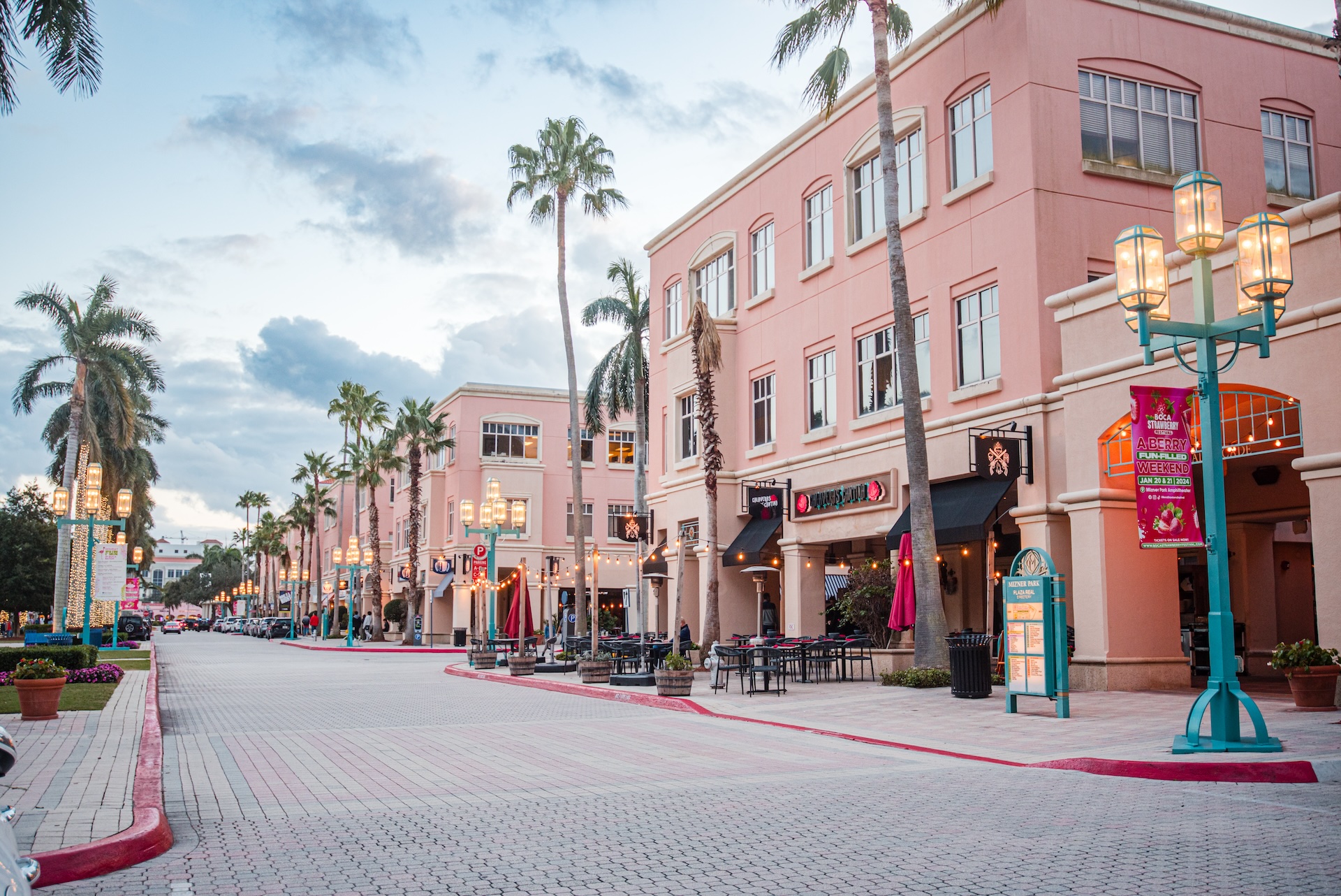 A photo of one of downtown Boca Raton's retail corridors.